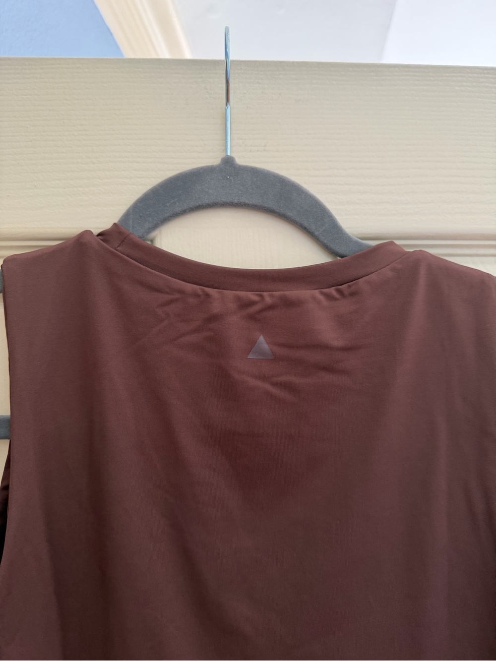 Vitality Atmos Cropped Tank—Espresso - Picture 5 of 5
